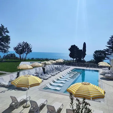 Apartman Azure Infinity - Sea View, Pools & - Over The Sea And Under The Sky Várna