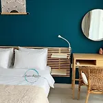 Апартамент Azure Infinity - Sea View, Pools & - Over The Sea And Under The Sky Варна