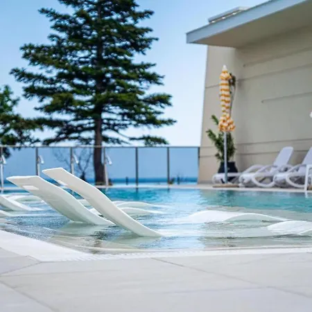 Apartamento Azure Infinity - Sea View, Pools & - Over The Sea And Under The Sky Varna